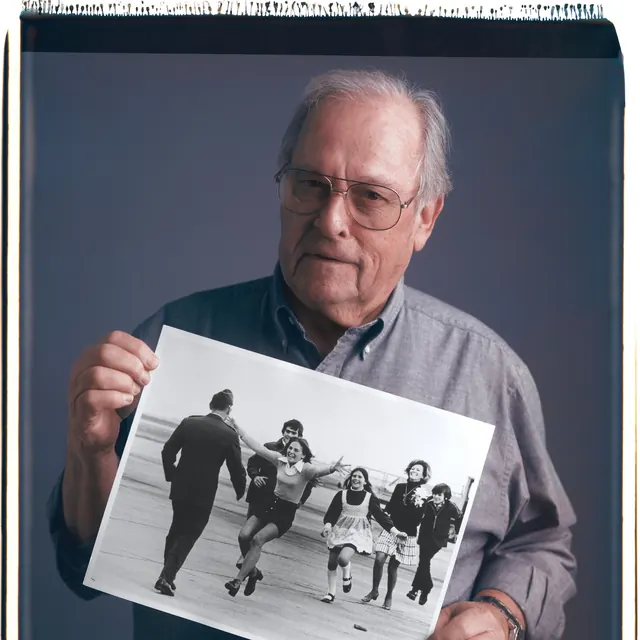 Slava Veder, Whose Camera Captured a Defining Vietnam Homecoming, Dies at 99