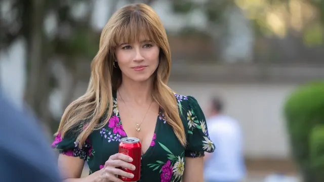 Linda Cardellini Wins First Emmy For ‘DTF St. Louis’: “A Real Dream Come True”